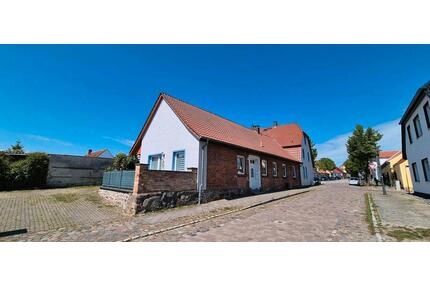 Gemütliche Dachgeschosswohnung - 470,00&nbsp;EUR Kaltmiete, ca.&nbsp; 46,00&nbsp;m&sup2; in Garz/Rügen (PLZ: 18574)