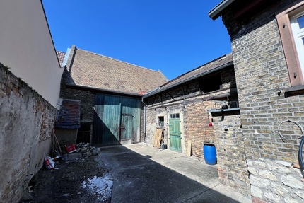 ***Charmantes Einfamilienhaus mit Ausbaupotenzial in begehrter Lage von Bodenheim***