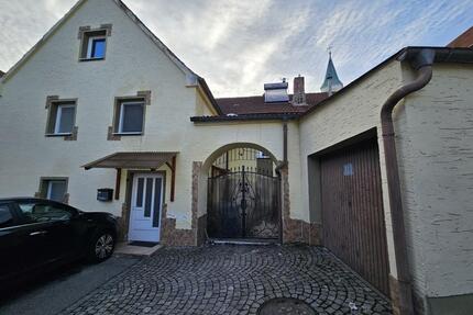 Haus zu verkaufen - 240.000,00&nbsp;EUR Kaufpreis, ca.&nbsp; 410,00&nbsp;m&sup2; in Falkenstein (PLZ: 93167)