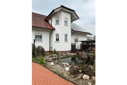 Helle, geräumige 3 Zimmer Wohnung 120 qm, mit Südbalkon, 750 € - Meinhard
