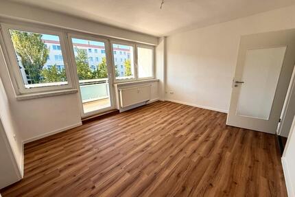 Moderne 2-Zimmer-Wohnung mit großem Südbalkon in Großenhain
