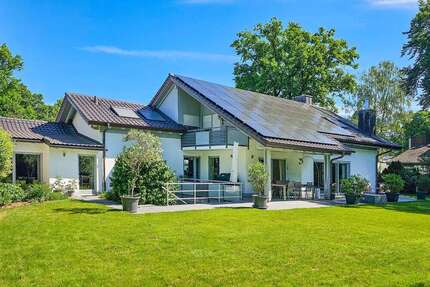 Haus zum Kaufen in Baldham 2.850.000,00 € 330 m²