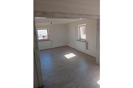 Wohnung zu vermieten 121 qm verteilt auf OG und DG - Steinbach am Donnersberg