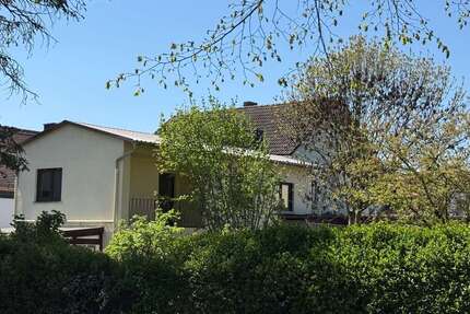 Haus zum Kaufen in Oberursel 750.000,00 € 310 m²
