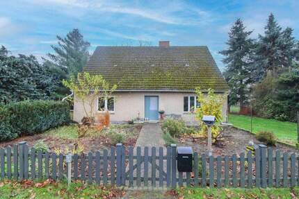 Ländlich ruhiges 3-Zi.-EFH mit großem Grundstück und Ausbaupotential in Schlieven - Domsühl