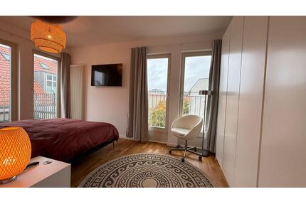 Möbliertes DG mit 59 m² Terrasse & Aufzug direkt in die Wohnung - Berlin Pankow