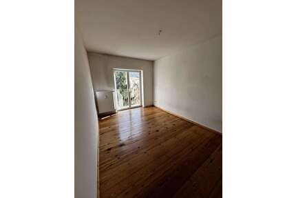 Wohnung zum Mieten in Brandenburg a.d.H. 311,00 € 43.98 m²