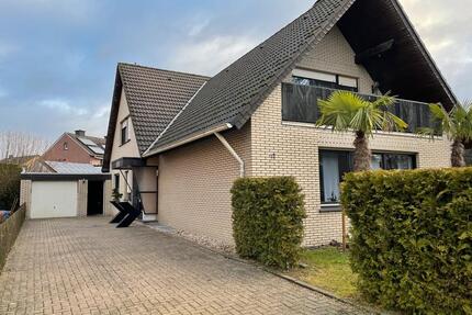 Großzügiges Zweifamilienhaus - 499.000,00&nbsp;EUR Kaufpreis, ca.&nbsp; 250,00&nbsp;m&sup2; in Lengerich (PLZ: 49525)