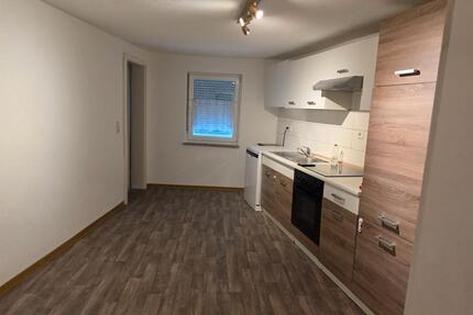 3 Zimmer Wohnungfür BS Termine:Tel:+4915906767064 - Metzingen