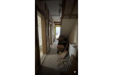 Sanierungsbedürftiges Reihenhaus - Eisfeld