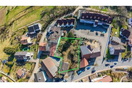 ATIK: Grundstück mit erteilter Baugenehmigung für ein 3 Parteien Mehrfamilienhaus + 5 Reihenhäuser - Wiesenbach