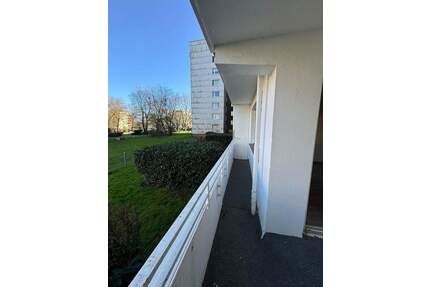 Barrierearme 81 m² Erdgeschosswohnung mit Balkon, Keller und Abstellraum - leerstehend - Duisburg