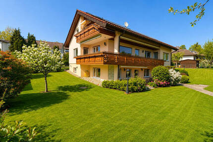 Einfamilienhaus im Landhausstil mit viel Platz und sonnigem Grundstück - Balingen