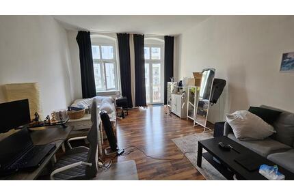 Großzügige 4-Zimmer-Altbauwohnung mit französischem Balkon - Berlin Mitte