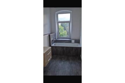 Helle Dachgeschoss-Perle mit EBK –Top-Lage an der TU Chemnitz!