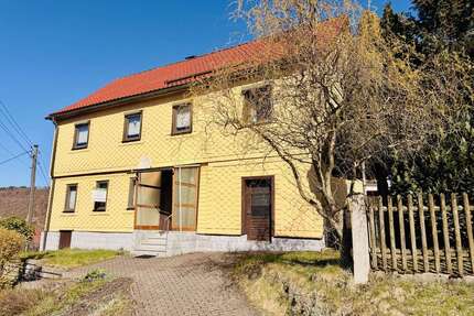 Haus zum Kaufen in Zella-Mehlis 89.000,00 € 131 m²