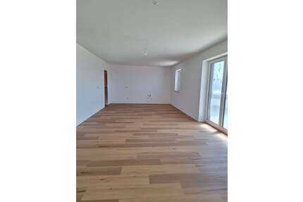 Wohnung zum Mieten in Rottenburg a. d. Laaber 1.050,00 € 95.24 m²