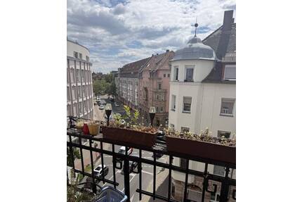 City Wohnung mit 2 Balkonen, toller Aussicht, guter Verkehrsanbindung und Stuckdecken - Fürth Südstadt