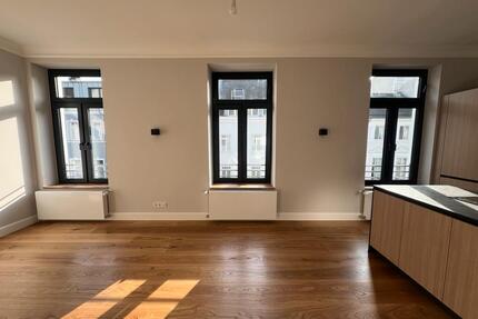 Luxus-Altbau 4 Zimmer Whg Düsseldorf-Pempelfort