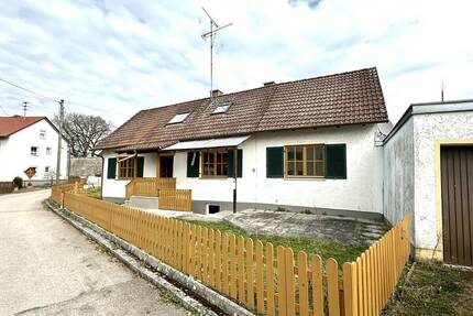 Renovierungsbedürftiges, charmantes Einfamilienhaus in Mittelstetten
