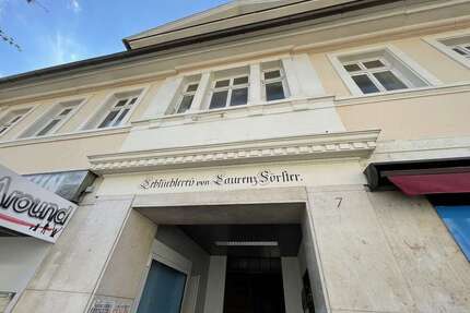 Haus zum Kaufen in Neustadt bei Coburg 175.000,00 € 520 m²