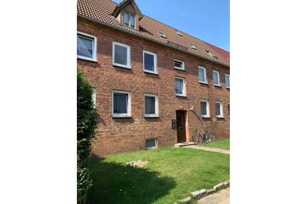 3 Zimmer im saniertem Altbau mit Einbauküche und Gartennutzung - Neubrandenburg Vogelviertel