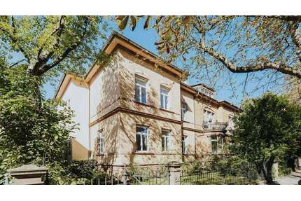 Haus zum Kaufen in Freiburg 2.700.000,00 € 363.1 m²