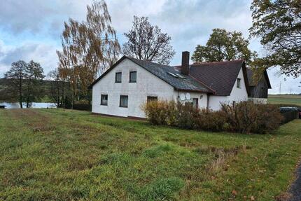 Wohnung komplett möbliert - 750,00&nbsp;EUR Kaltmiete, ca.&nbsp; 129,00&nbsp;m&sup2; in Konnersreuth (PLZ: 95692)