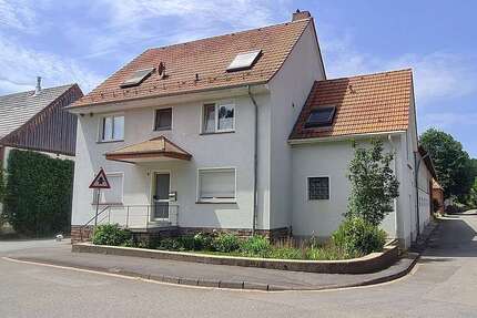 Haus zum Kaufen in Warburg 215.000,00 € 215 m²