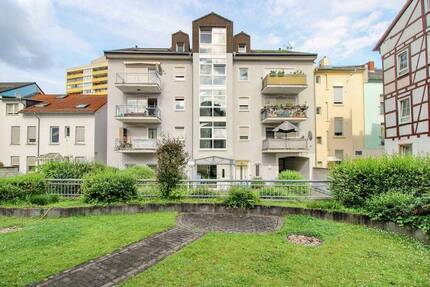 Mitten in der City mit Komfort und kurzen Wegen - charmante ETW mit Balkon & Tiefgarage in Offenbach - Offenbach am Main