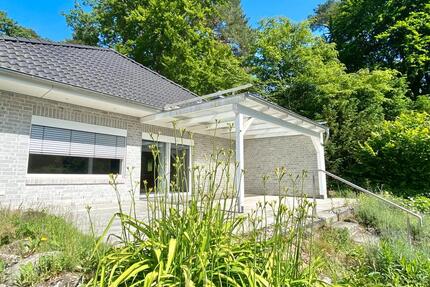 ZUR MIETE! Hochwertiger Bungalow in erstklassiger Lage mit Blick ins Grüne! - Lütjensee