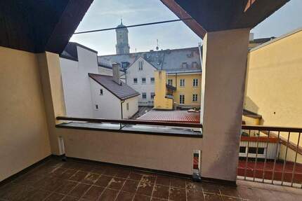 Zentral gelegene, helle 3-Zimmer Wohnung mit großem Balkon - Weilheim in Oberbayern