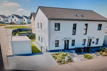 Doppelhaushälfte - 1.600,00&nbsp;EUR Kaltmiete, ca.&nbsp; 110,00&nbsp;m&sup2; in Borna (PLZ: 04552)