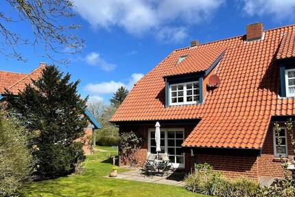 Helle Dachgeschoss-Ferienwohnung nahe Südstrand - Wyk auf Föhr