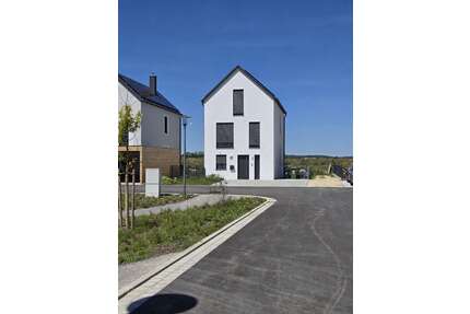 Haus zum Mieten in Köfering 2.227,00 € 148.5 m²