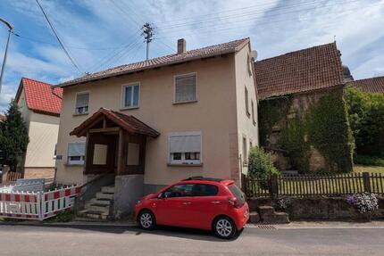 Wohnhaus mit Garage, Garten und Scheune - Bundorf