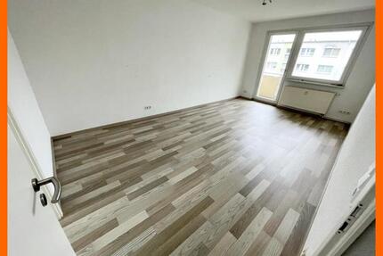 Gera-Langenberg! 4 Raum Whg. mit Balkon, Bad mit Wanne! Nähe AMAZON!
