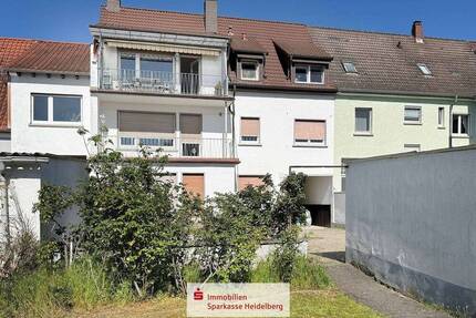 Charmante 3-Zimmer-Dachgeschosswohnung mit sonnigem Balkon und Garten in Hockenheim