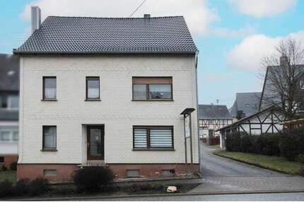 Haus zum Kaufen in Dickenschied 239.000,00 € 179 m²