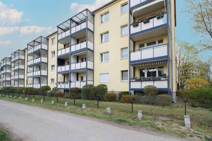 Moderne 2,5-Zimmer-Wohnung mit Südbalkon in grüner Lage von Potsdam