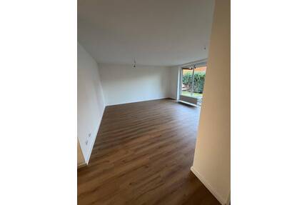 Frisch renoviert! 2-Zimmer-Wohnung mit Terrasse & Garten - Geesthacht