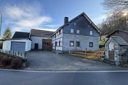 Einfamilienhaus mit Scheune und Stallungen - Monschau Widdau