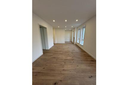 Frisch renovierte 2-Zimmer-Wohnung mit Balkon in Dillingen - Dillingen (Saar)