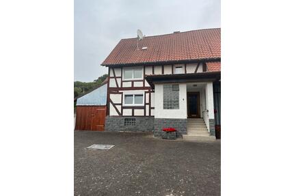 Haus in Ober-Gleen zu vermieten ab 01.04.2026 Besichtungen mö - Kirtorf