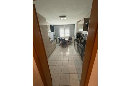 Zu Verkaufen Charmante Erdgeschosswohnung mit Terrasse und Garten - Traunreut Irsing