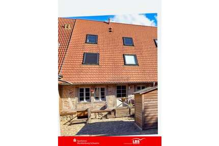 Haus zum Kaufen in Schwerin 425.000,00 € 199 m²