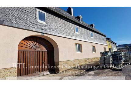 Viel Platz mitten im Ort- ehemaliges Bauernhaus - Gefell Langgrün