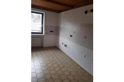 grosse Wohnung zu vermieten - 1.050,00&nbsp;EUR Kaltmiete, ca.&nbsp; 130,00&nbsp;m&sup2; in Schnaittenbach (PLZ: 92253)