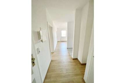 Wohnung zum Mieten in Wolfen 339,95 € 52.3 m²