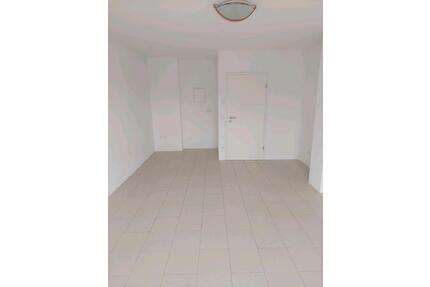 1 Zimmer in 4er WG zu vermieten - Oberding